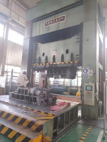 出售天津锻压产y27-1600吨单动薄板冲压液压机