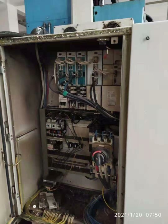 三台2009年马扎克vtc-16an加工中心