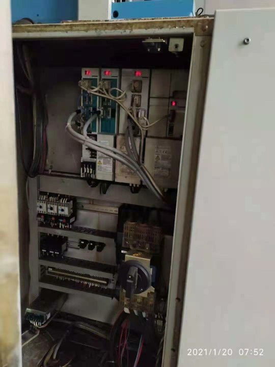 三台2009年马扎克vtc-16an加工中心
