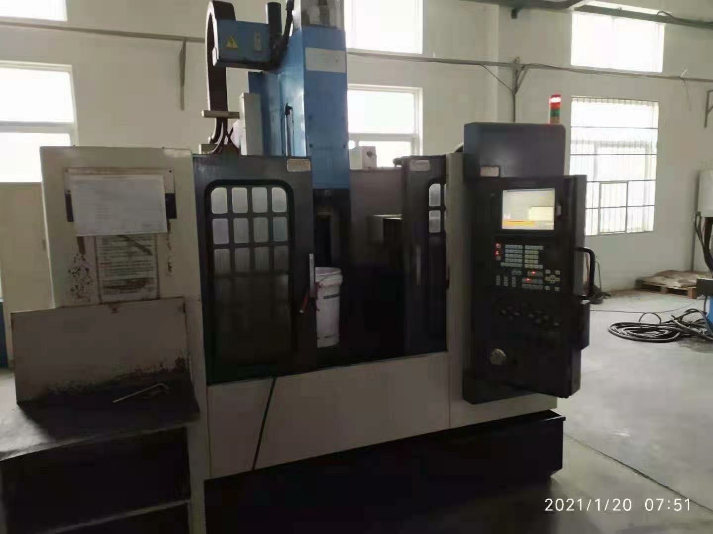 三台2009年马扎克vtc-16an加工中心