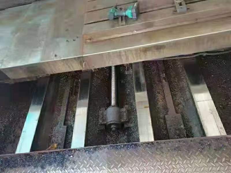 鼎泰1890加工中心一台