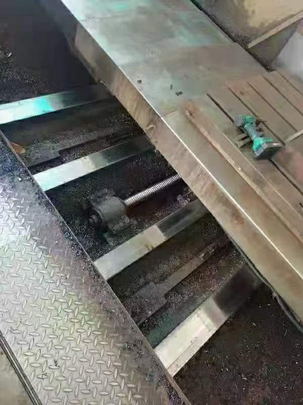 鼎泰1890加工中心一台