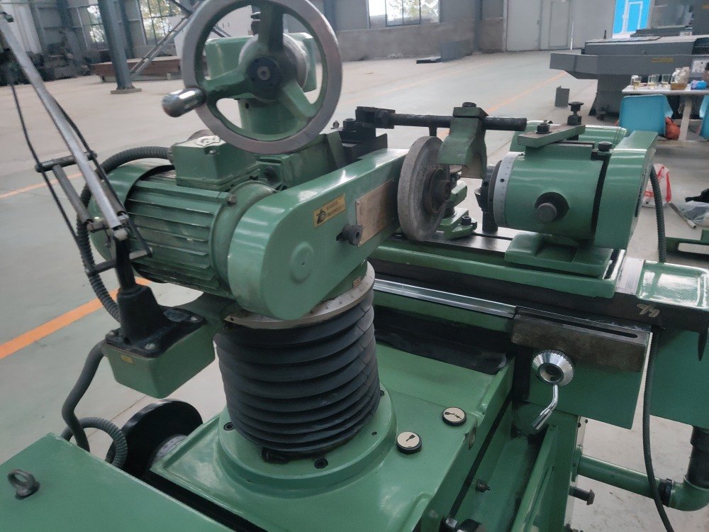 出售咸阳产MA6025万能工具磨床