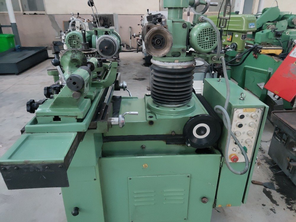 出售咸阳产MA6025万能工具磨床