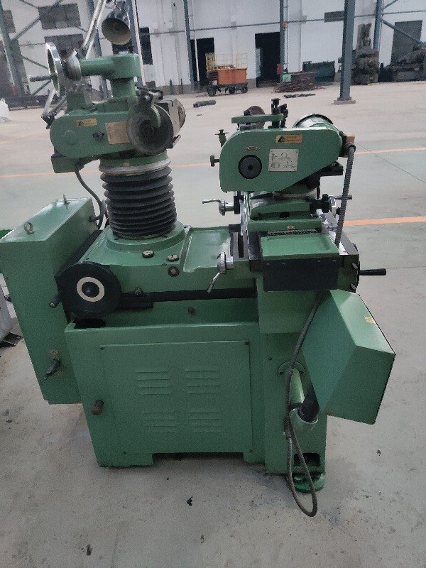 出售咸阳产MA6025万能工具磨床