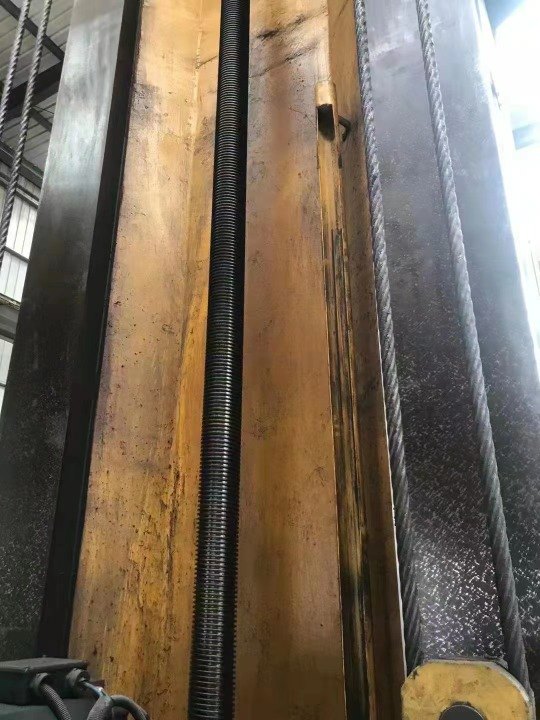出售6920落地镗 长12米 高4米 地平铁2&#215;4米两块 可以配回转 滑枕伸.