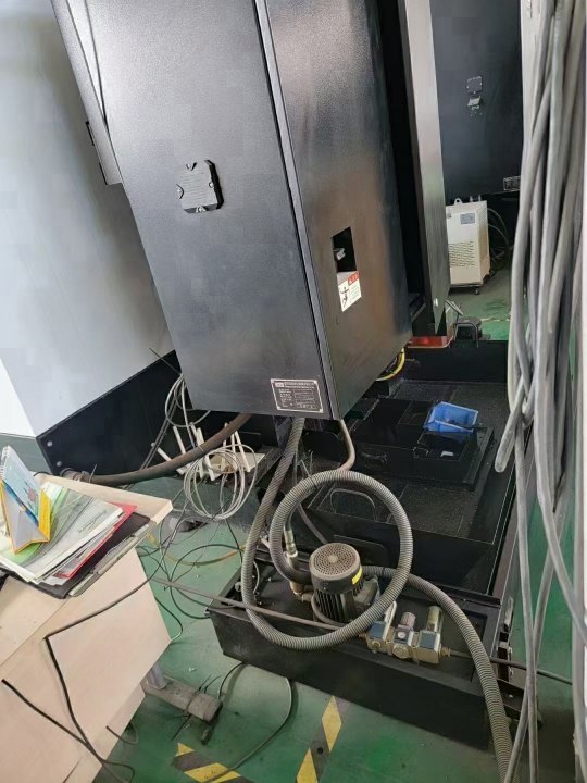 出售:2018年台群T-V856，准新机，三菱M80系统，BT40主轴/10000转，三线滚柱.