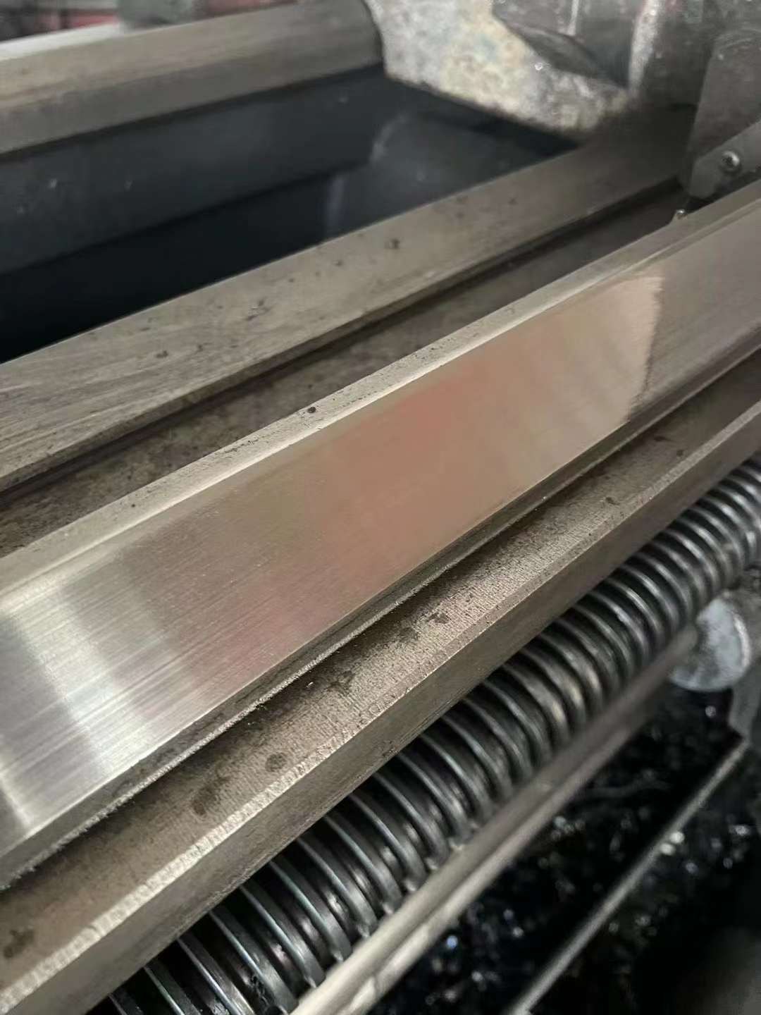 沈阳机床厂 CW6180&#215;3米三台同款   在位出售中 ，随时可以提货
