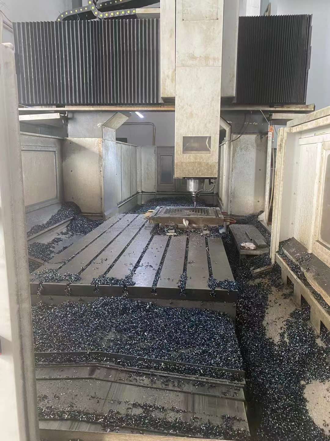 出售：厚道2516数控龙门加工中心一台