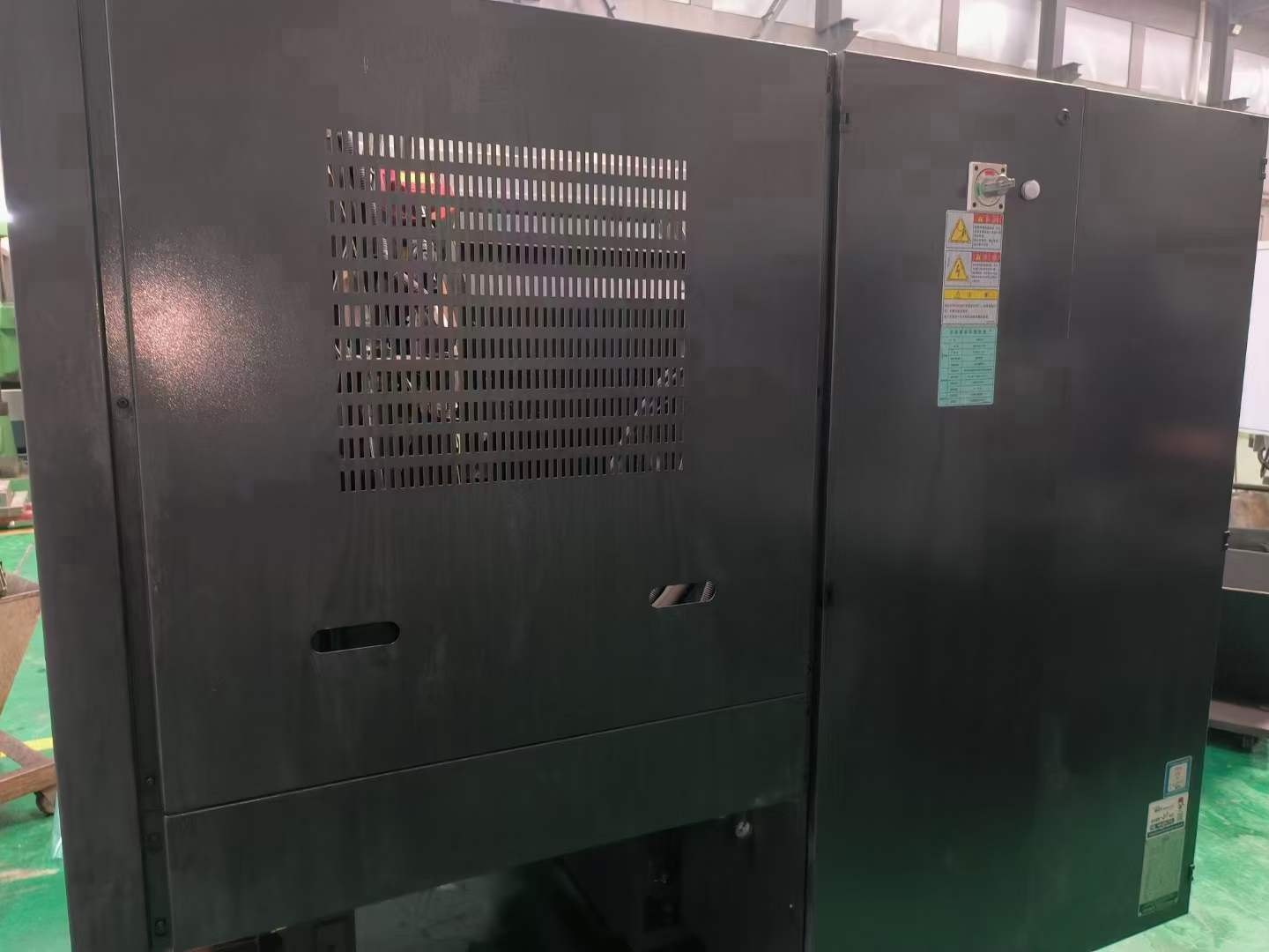 出售：威亚e200c数控斜床身车床，8寸卡盘