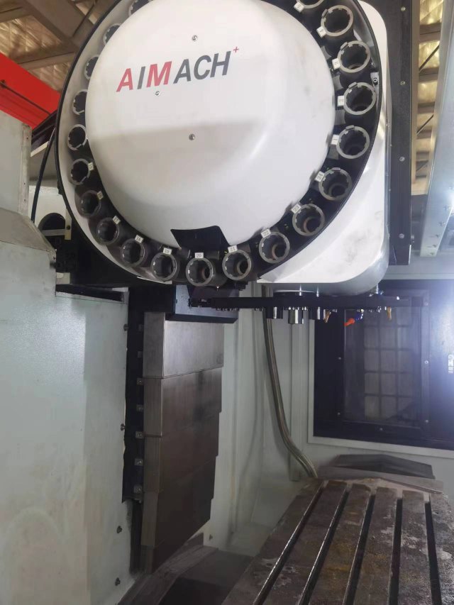 永达力850加工中心 基本没咋用 行程800-500-530 三轴线轨，24刀，主10000转.