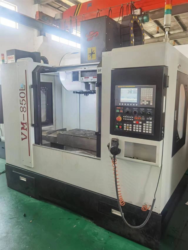永达力850加工中心 基本没咋用 行程800-500-530 三轴线轨，24刀，主10000转.