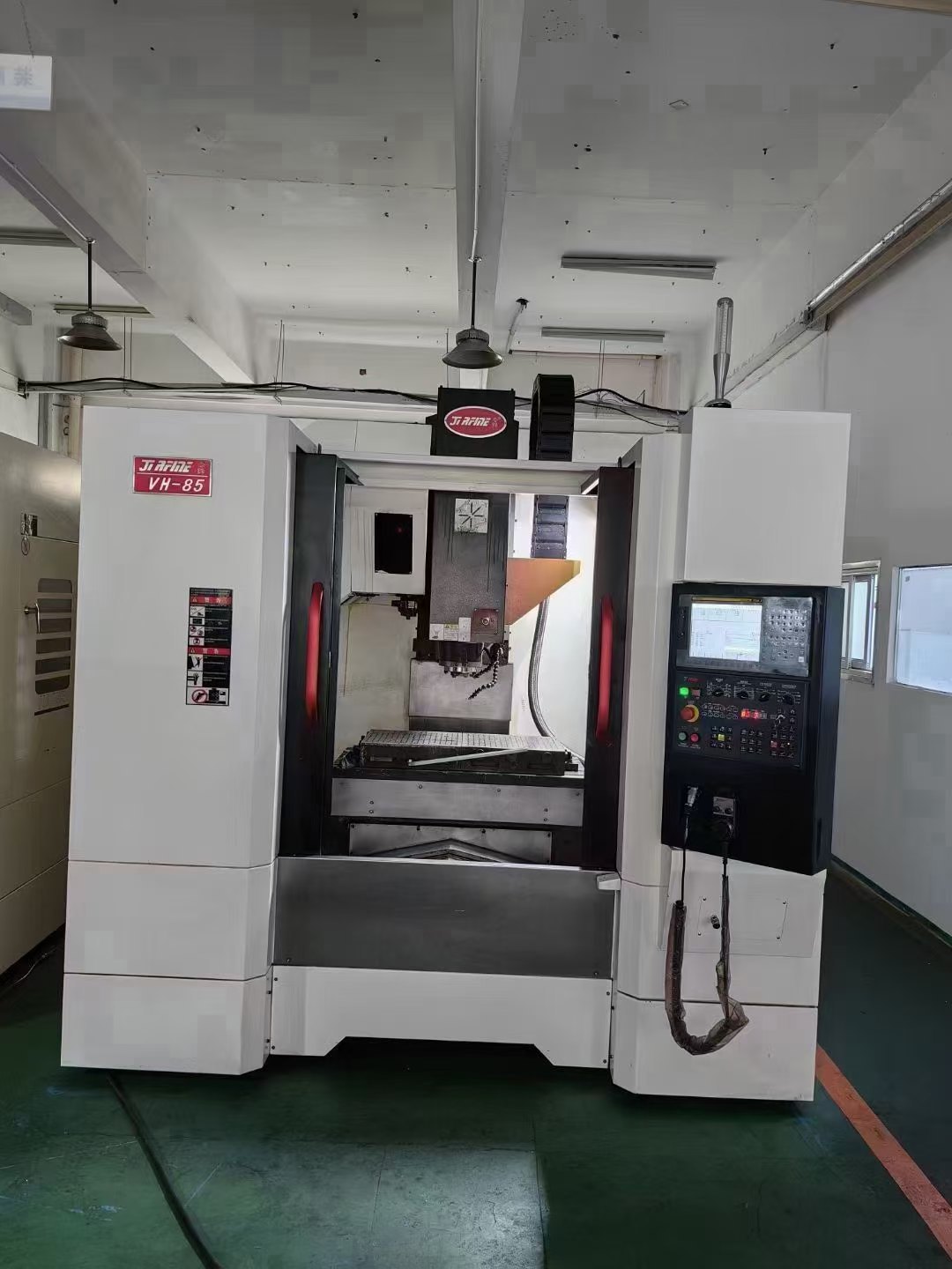 准新乔峰VH-85重型CNC[强]
发那科Plus大屏幕；YZ45宽.