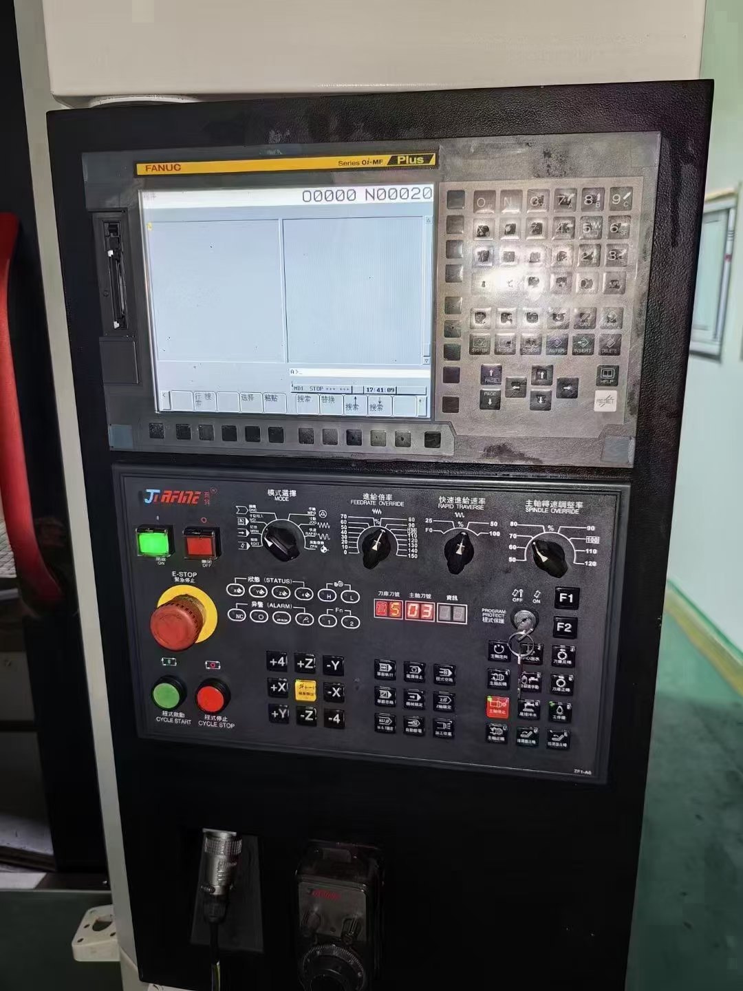 准新乔峰VH-85重型CNC[强]
发那科Plus大屏幕；YZ45宽.