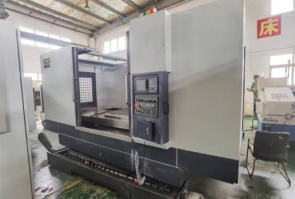 和泰CNC—1580数控铣床 三菱M70A包系统 正宗台正床身/三轴硬轨 Y四条轨道 .