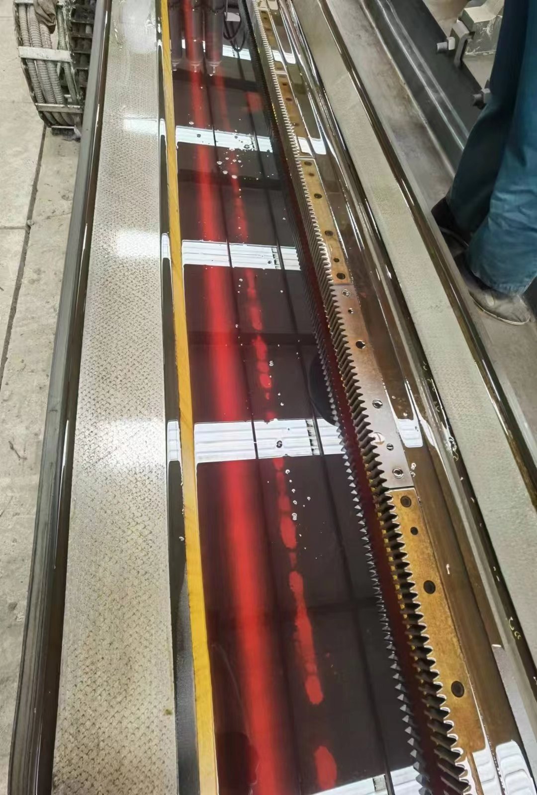 上海机床厂H247专用外圆磨床，回转直径8009.5米安装.