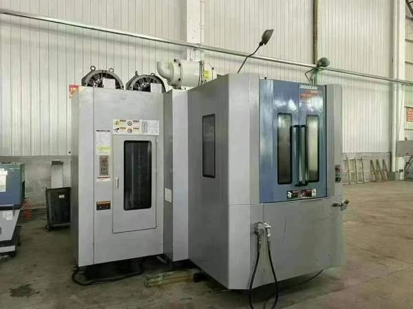 还剩后1台韩国斗山HP4000卧式加工中心，系统法纳克31i.