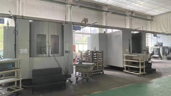 长春工厂海天HPC650双工作台卧加，工作台630/630。带.