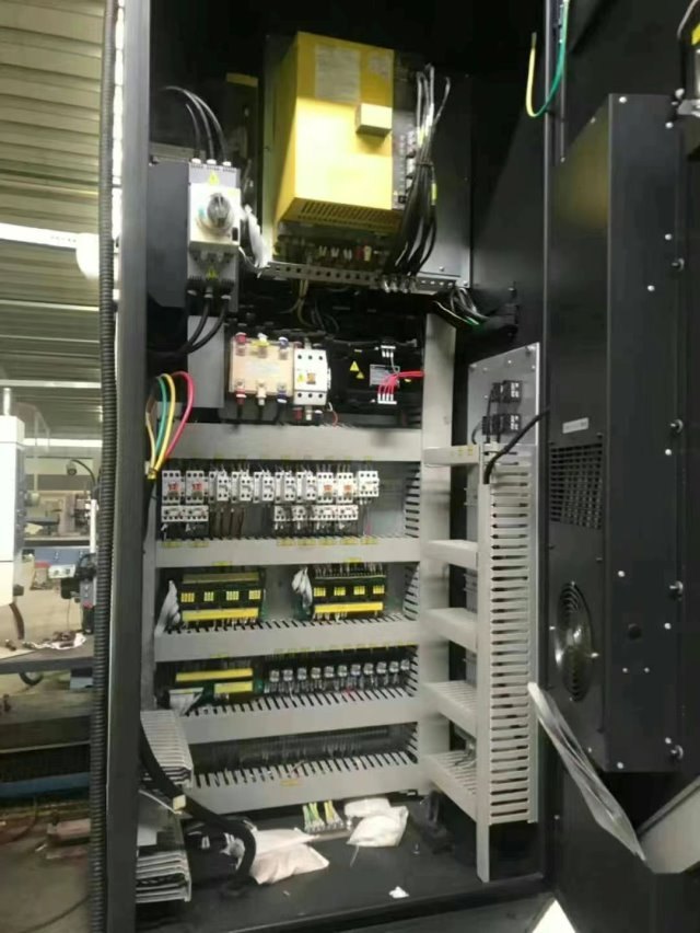 威亚F400两台