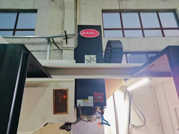 乔峰855加工中心VH85，（带AC五轴）机器只做一些铝件.