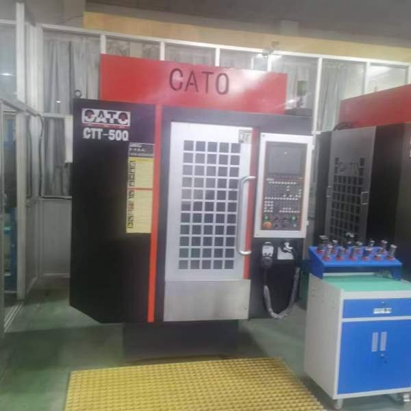 2台巨冈T500钻攻中心，价格很不贵！明天提货，同行可.