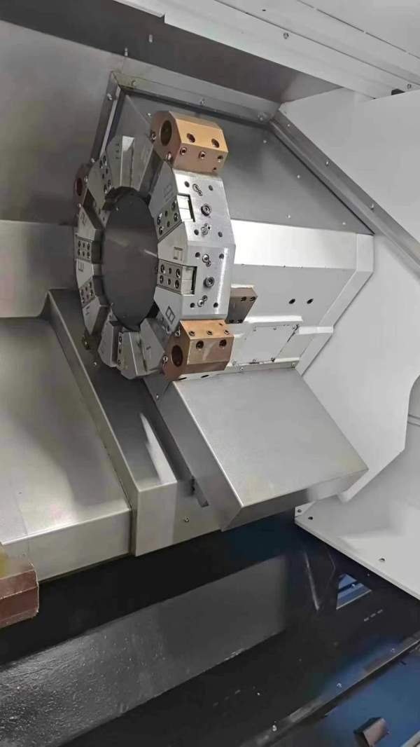 刚到仓库同款三台6245A，广数988TA系统，12寸液压卡盘.