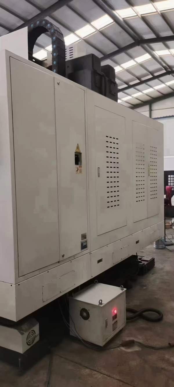 台湾中贸1690G加工中心，BT50齿轮头，发那科MF系统，.