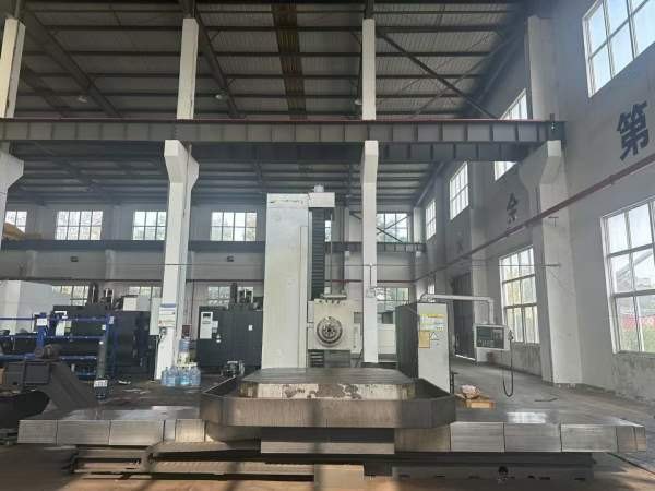 中捷6513数控镗床。型号:中捷6513X轴行程:4000Y轴行程.
