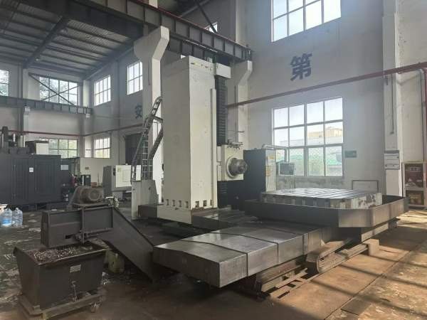 中捷6513数控镗床。型号:中捷6513X轴行程:4000Y轴行程.