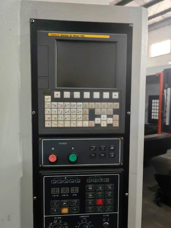 台群经典款850发那科MD系统.BT40主轴10000转带油冷机..