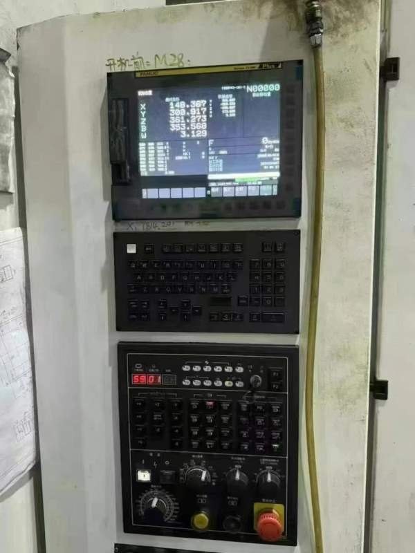 还剩后一台昆山仓库看货：拓斯达卧镗，台正床身，三轴.