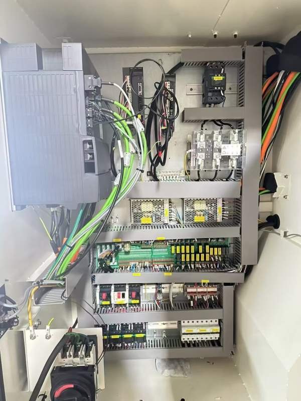 乔锋重型VH85加工中心，日本三菱M80A包系统，主轴电机.