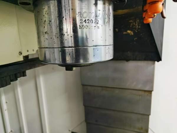 买下四台台群T8L两线一硬加工中心，发那科OI-MF Plus.