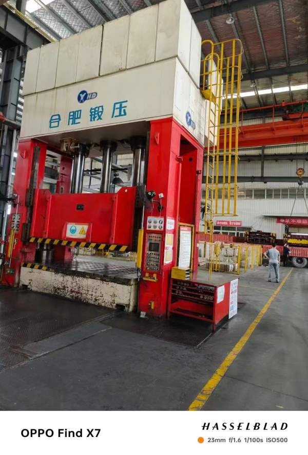 合锻RZU800吨开口1800行程1300工作台2200乘3600前移动.