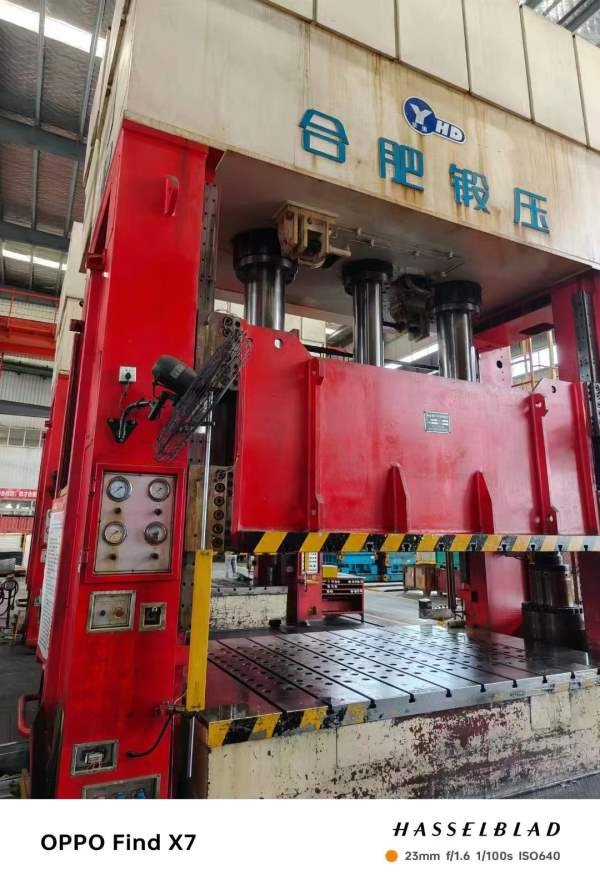 合锻RZU800吨开口1800行程1300工作台2200乘3600前移动.