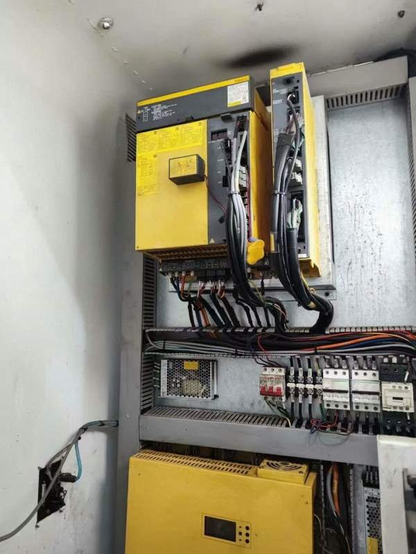台立克1160L加工中心，两线一硬，发那科系统，bt50主.