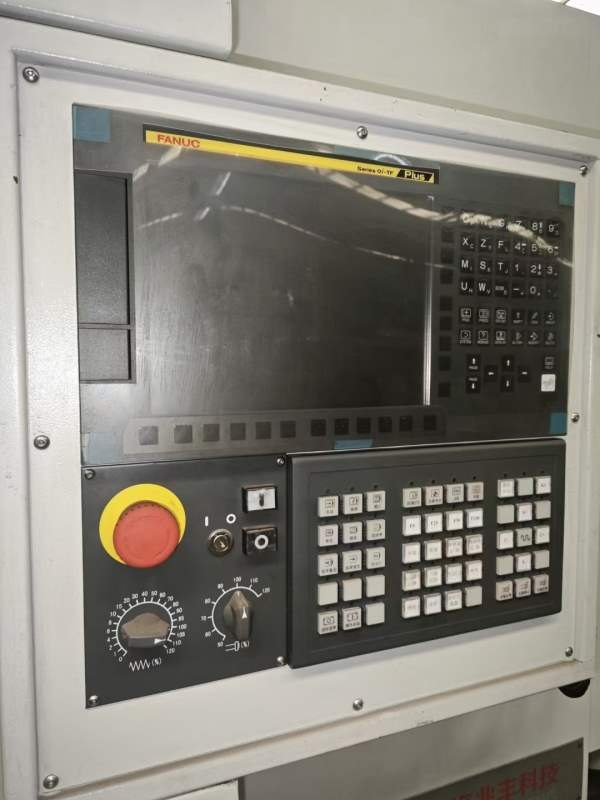 铜川工厂刚刚拿下15台琥正10寸数控车，加工长度1500mm.