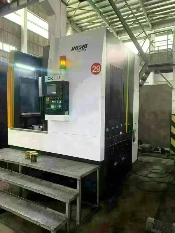 两台宝鸡GCK516A数控立车回转直径：850mm车削直径：75.
