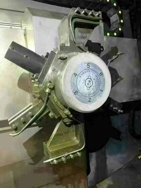 两台宝鸡GCK516A数控立车回转直径：850mm车削直径：75.