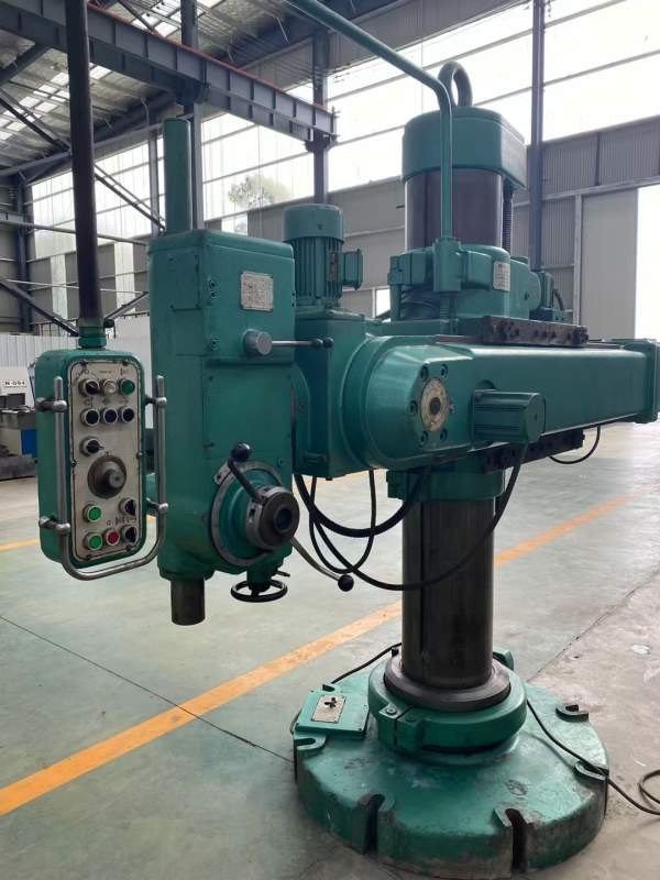 中捷Z3140A，3150万向摇臂钻。