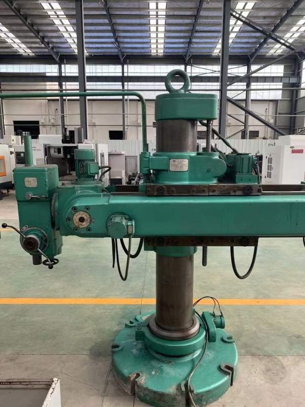 中捷Z3140A，3150万向摇臂钻。