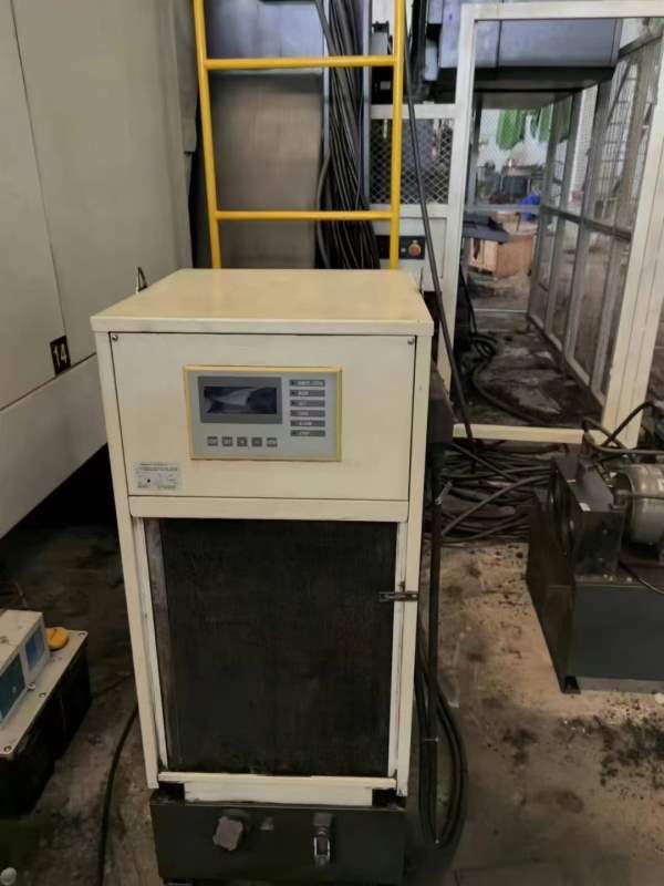 台湾友佳FV4224重型龙门加工中心，5度分自动铣头，BT5.