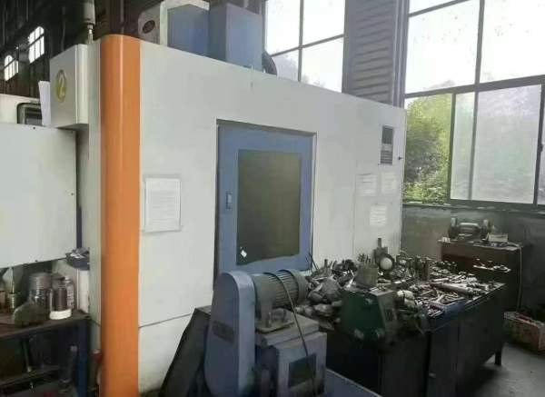 几万块钱秒杀1270加工中心，三菱M70系统，机械臂刀库.