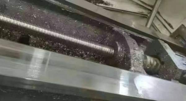 几万块钱秒杀1270加工中心，三菱M70系统，机械臂刀库.