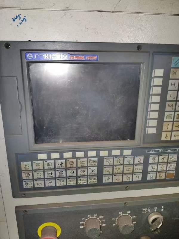 盐城工厂在位出售：精品80185数控车床一台、广数980TD.