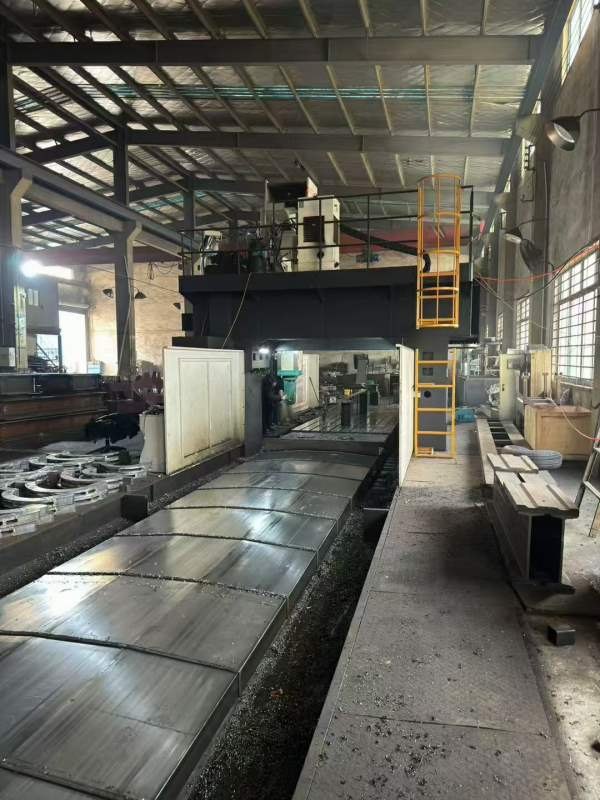 上海工厂刚刚买下威达2080龙门加工中心 工作台2X8米 .
