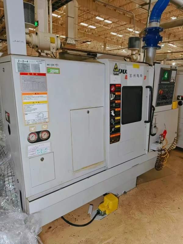 四台原装进口斗山斜轨车铣中心， LYNX220MC，8寸卡盘.