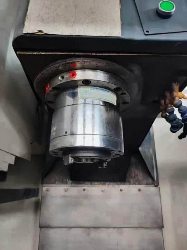 威诺克1060加工中心，两线一硬bt50发那科系统，工作台.