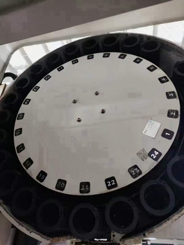 威诺克1060加工中心，两线一硬bt50发那科系统，工作台.