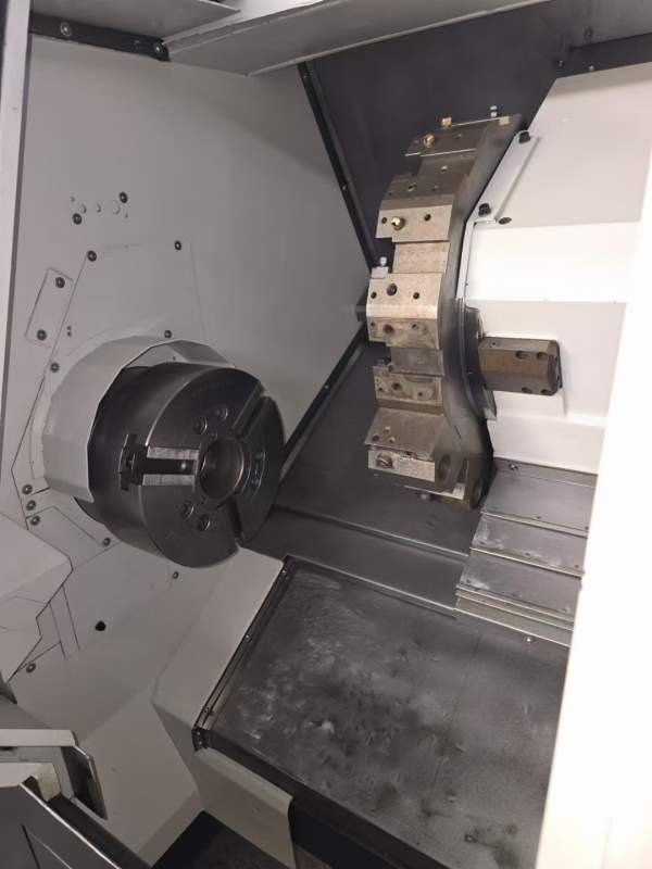 马扎克250，同款2台，10寸卡盘，加工长度500，精度很.